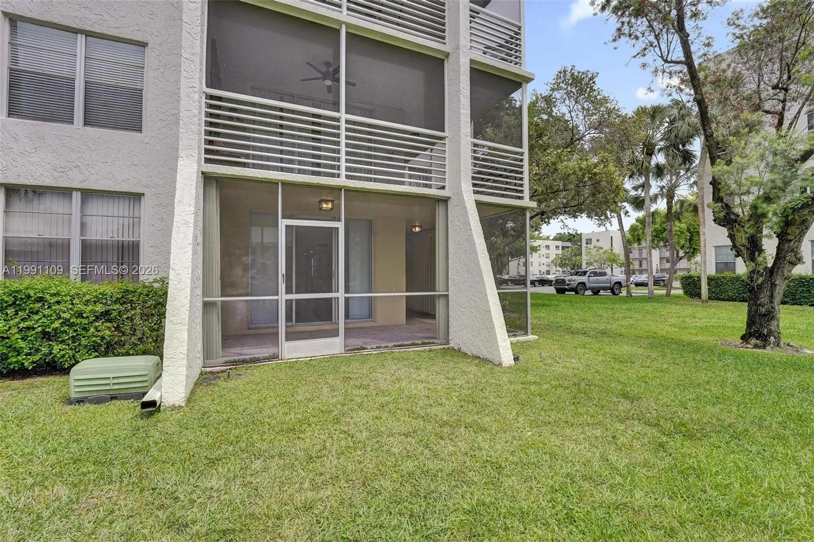9330 Lagoon Pl 109, Davie, Florida 33324, Davie, Florida 33324, 3 Bedrooms Bedrooms, ,2 BathroomsBathrooms,Residential,For Sale,9330 Lagoon Pl 109, Davie, Florida 33324,A11991109