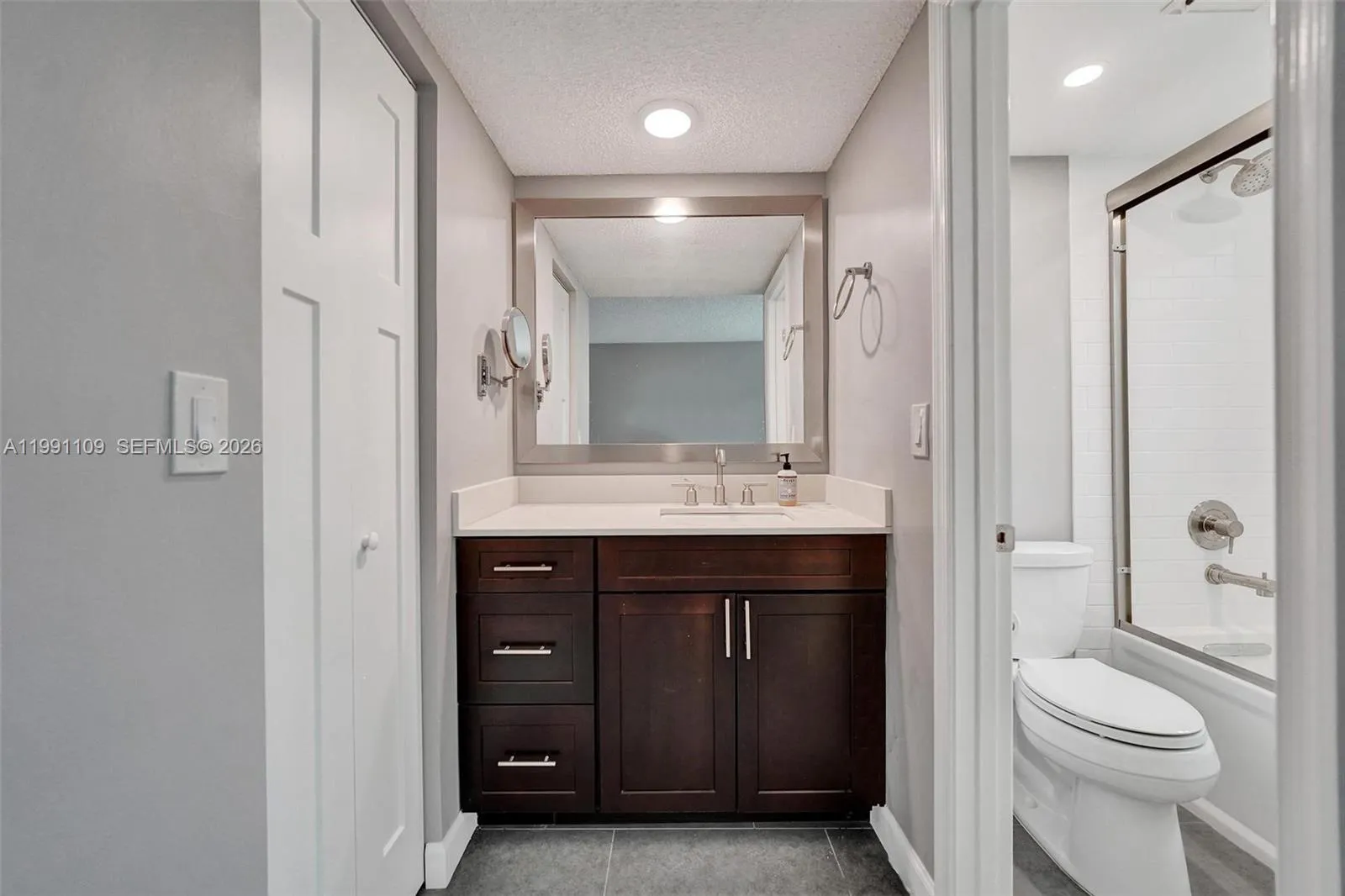 9330 Lagoon Pl 109, Davie, Florida 33324, Davie, Florida 33324, 3 Bedrooms Bedrooms, ,2 BathroomsBathrooms,Residential,For Sale,9330 Lagoon Pl 109, Davie, Florida 33324,A11991109