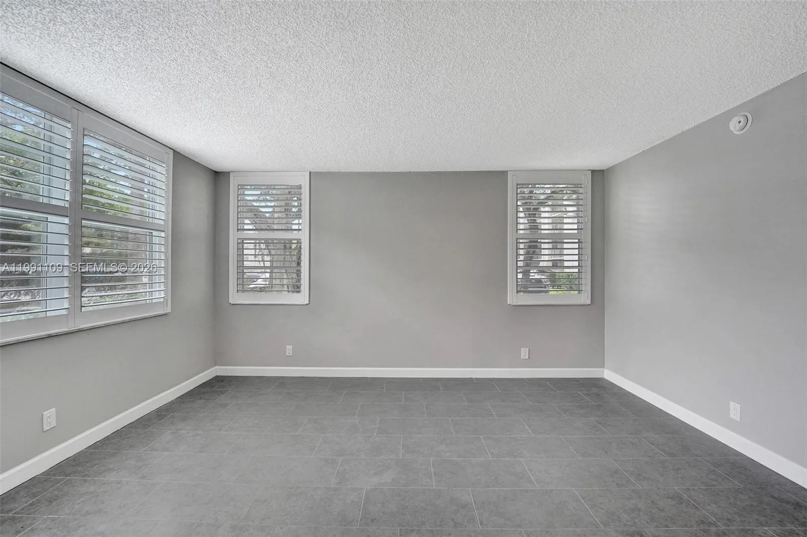 9330 Lagoon Pl 109, Davie, Florida 33324, Davie, Florida 33324, 3 Bedrooms Bedrooms, ,2 BathroomsBathrooms,Residential,For Sale,9330 Lagoon Pl 109, Davie, Florida 33324,A11991109