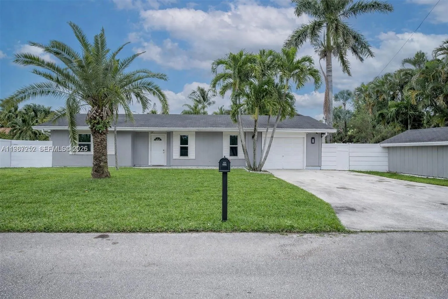 4541 Sw 28th Ter, Dania Beach, Florida 33312, Dania Beach, Florida 33312, 3 Bedrooms Bedrooms, ,2 BathroomsBathrooms,Residential,For Sale,4541 Sw 28th Ter, Dania Beach, Florida 33312,A11987252