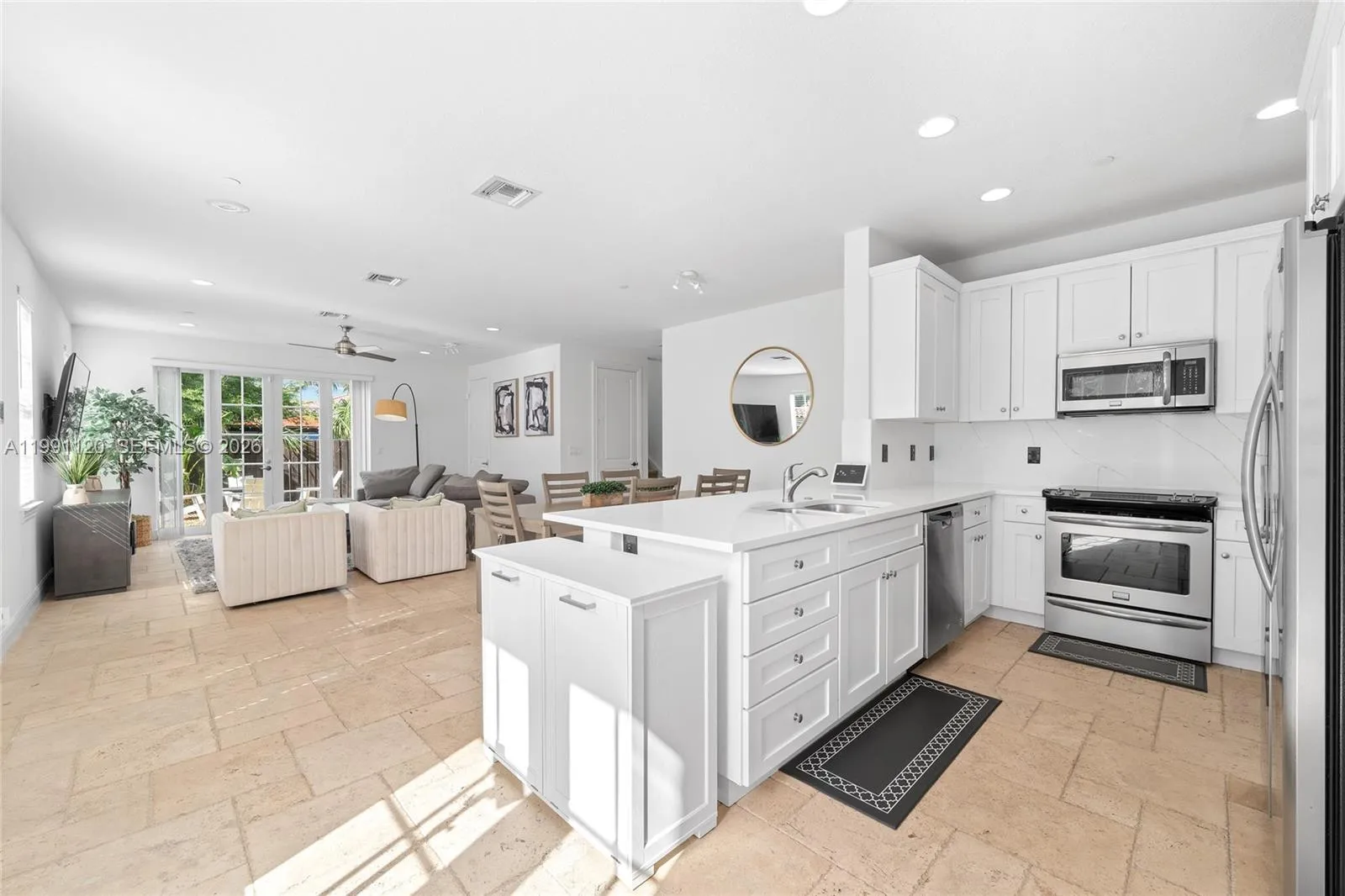 1117 Ne 18th Ave 2, Fort Lauderdale, Florida 33304, Fort Lauderdale, Florida 33304, 3 Bedrooms Bedrooms, ,3 BathroomsBathrooms,Residential,For Sale,1117 Ne 18th Ave 2, Fort Lauderdale, Florida 33304,A11991120