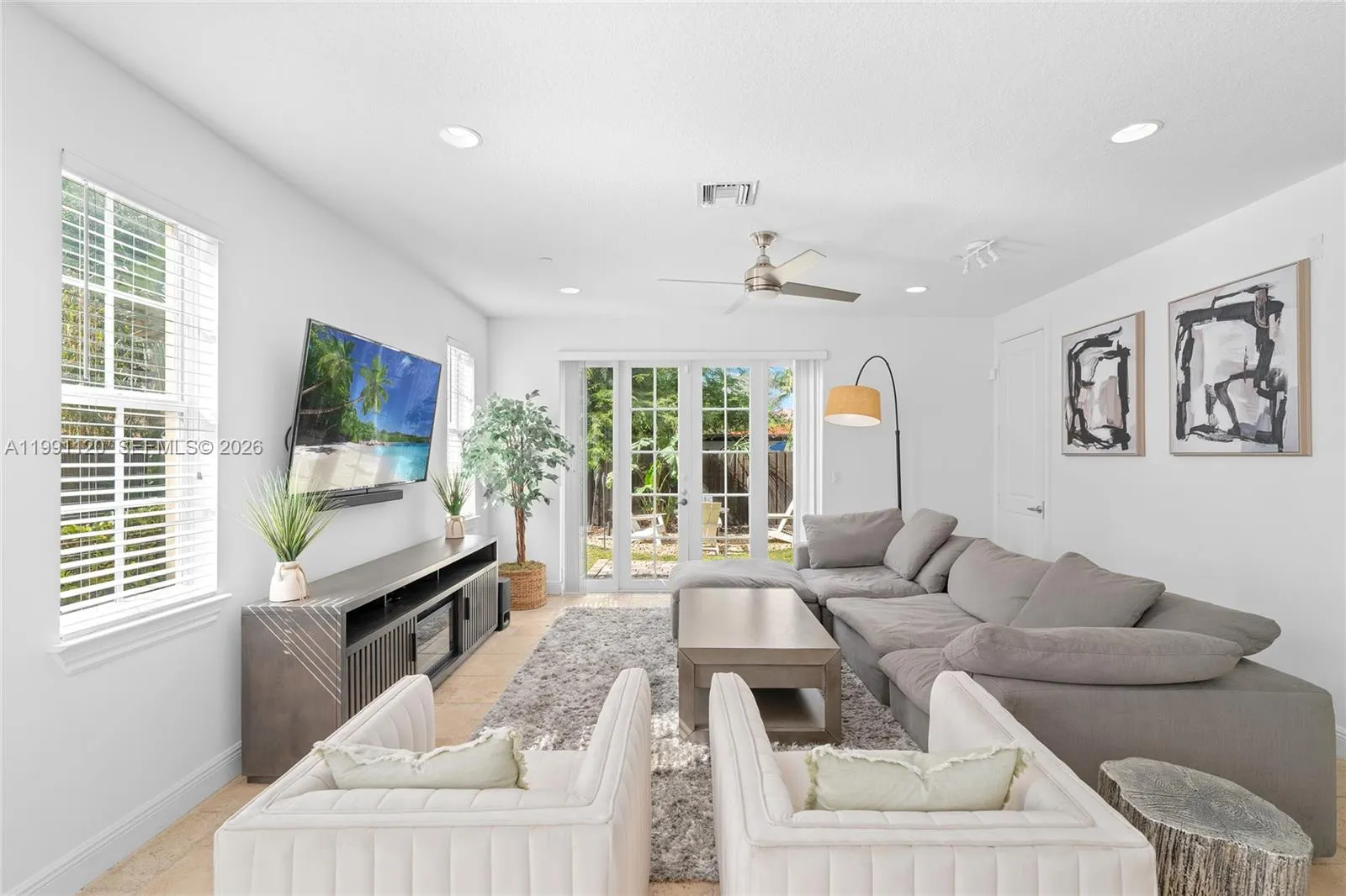 1117 Ne 18th Ave 2, Fort Lauderdale, Florida 33304, Fort Lauderdale, Florida 33304, 3 Bedrooms Bedrooms, ,3 BathroomsBathrooms,Residential,For Sale,1117 Ne 18th Ave 2, Fort Lauderdale, Florida 33304,A11991120