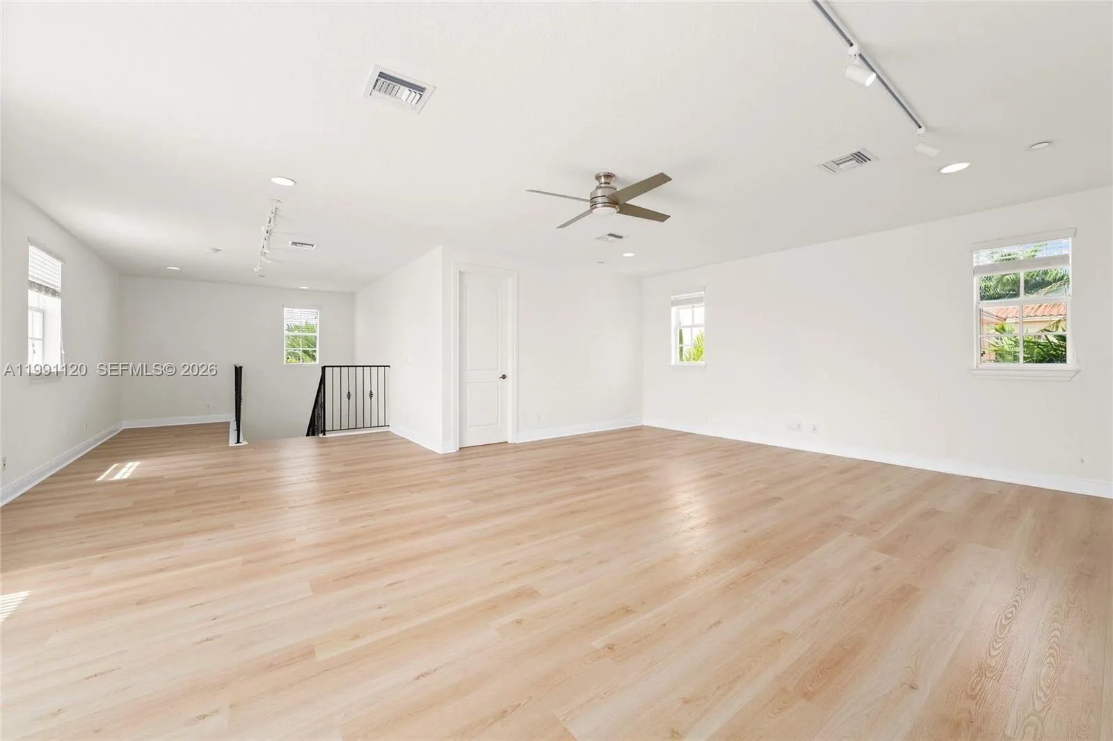 1117 Ne 18th Ave 2, Fort Lauderdale, Florida 33304, Fort Lauderdale, Florida 33304, 3 Bedrooms Bedrooms, ,3 BathroomsBathrooms,Residential,For Sale,1117 Ne 18th Ave 2, Fort Lauderdale, Florida 33304,A11991120