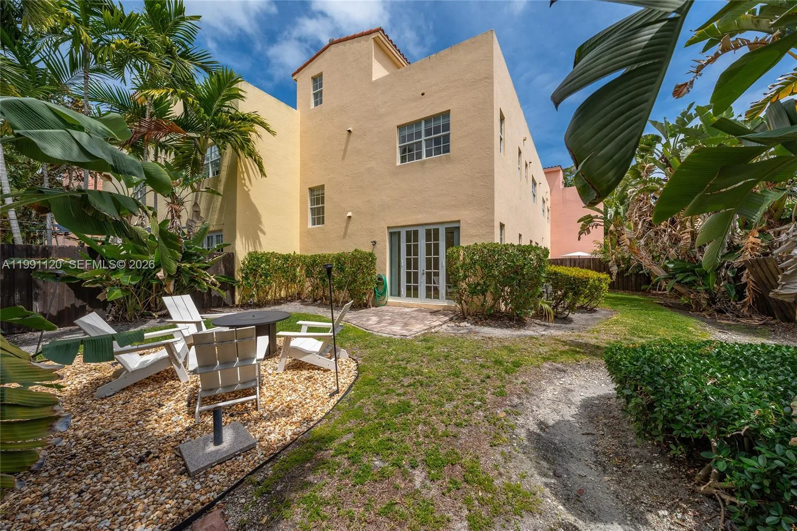 1117 Ne 18th Ave 2, Fort Lauderdale, Florida 33304, Fort Lauderdale, Florida 33304, 3 Bedrooms Bedrooms, ,3 BathroomsBathrooms,Residential,For Sale,1117 Ne 18th Ave 2, Fort Lauderdale, Florida 33304,A11991120