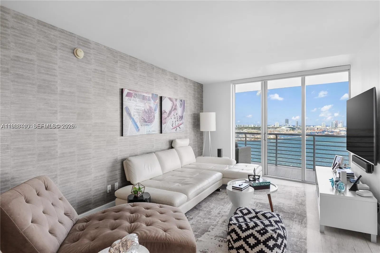 335 S Biscayne 2309, Miami, Florida 33131, Miami, Florida 33131, 3 Bedrooms Bedrooms, ,2 BathroomsBathrooms,Residential Lease,For Rent,335 S Biscayne 2309, Miami, Florida 33131,A11988410