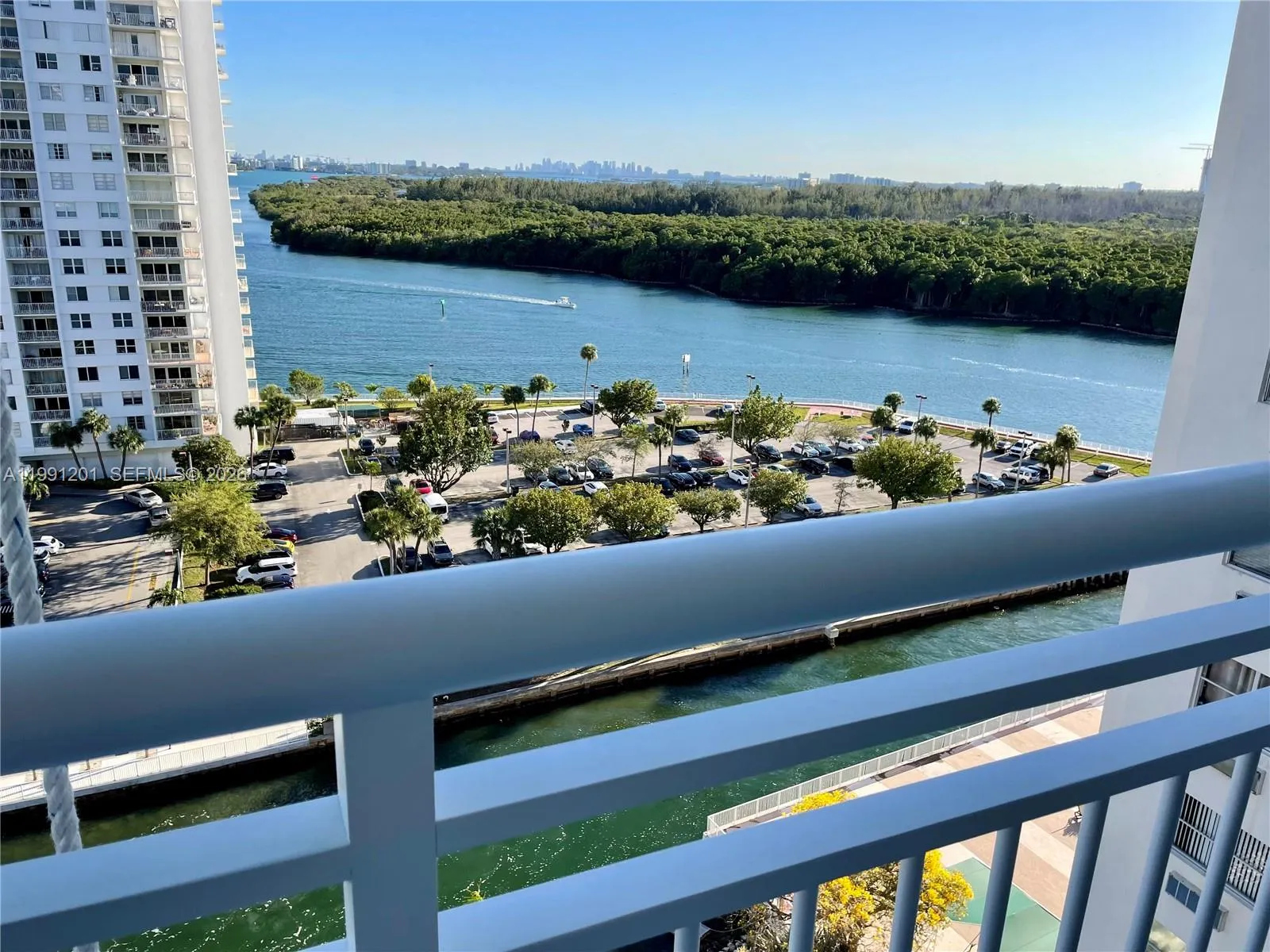 400 Kings Point Dr 1420, Sunny Isles Beach, Florid, Sunny Isles Beach, Florida 33160, 1 Bedroom Bedrooms, ,1 BathroomBathrooms,Residential Lease,For Rent,400 Kings Point Dr 1420, Sunny Isles Beach, Florid,A11991201