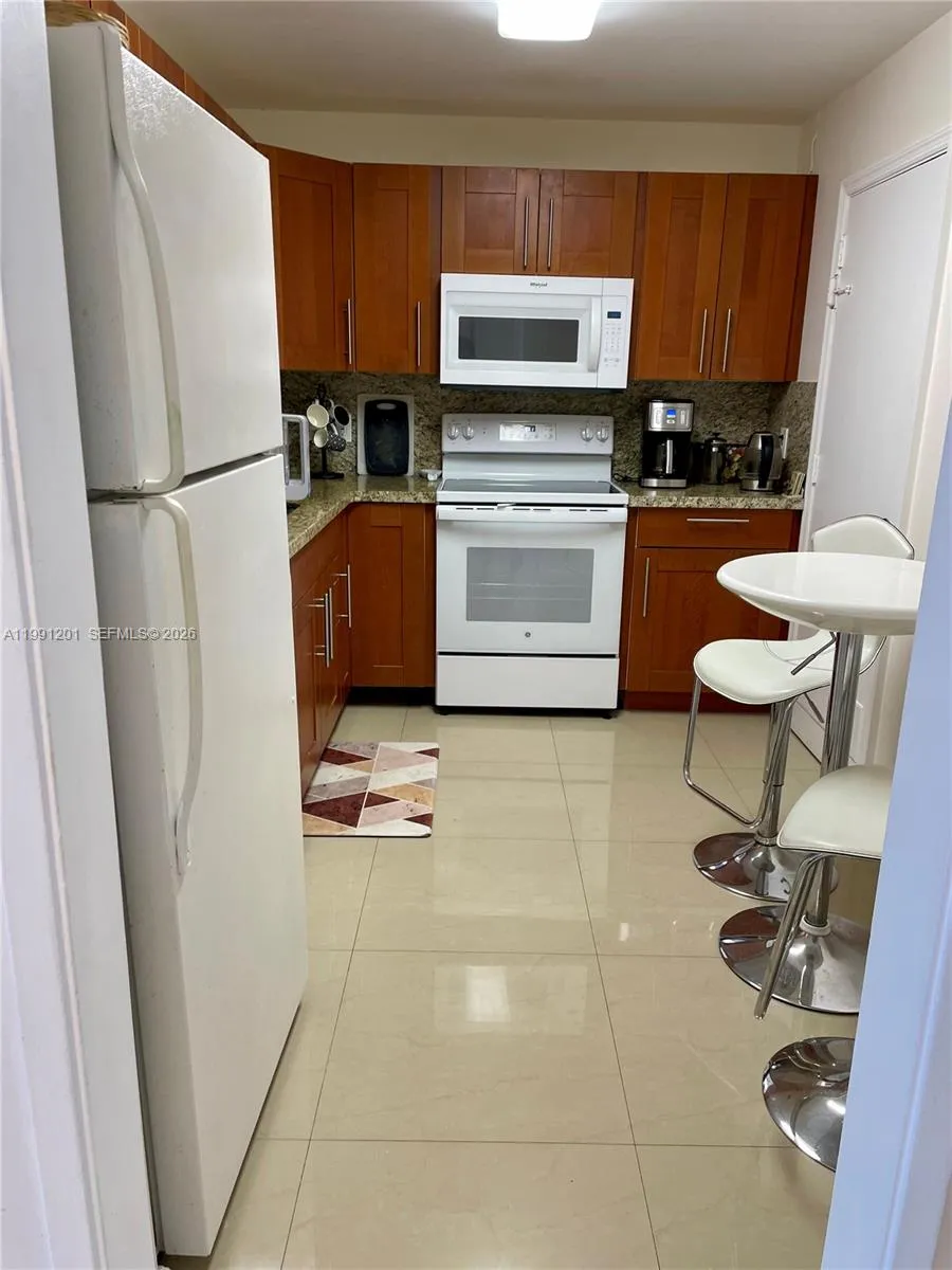 400 Kings Point Dr 1420, Sunny Isles Beach, Florid, Sunny Isles Beach, Florida 33160, 1 Bedroom Bedrooms, ,1 BathroomBathrooms,Residential Lease,For Rent,400 Kings Point Dr 1420, Sunny Isles Beach, Florid,A11991201
