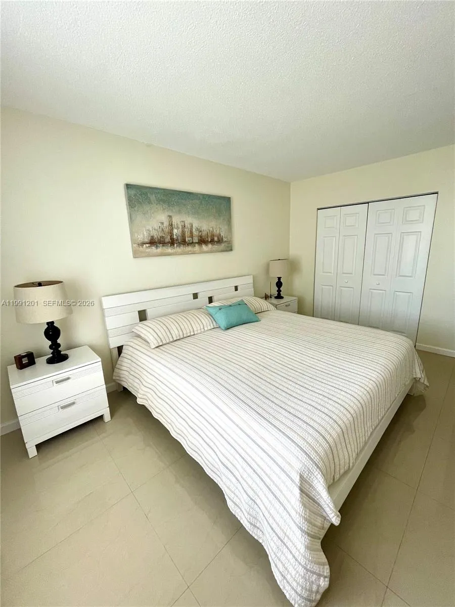 400 Kings Point Dr 1420, Sunny Isles Beach, Florid, Sunny Isles Beach, Florida 33160, 1 Bedroom Bedrooms, ,1 BathroomBathrooms,Residential Lease,For Rent,400 Kings Point Dr 1420, Sunny Isles Beach, Florid,A11991201