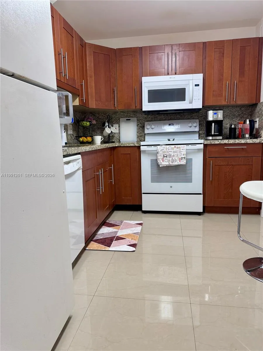 400 Kings Point Dr 1420, Sunny Isles Beach, Florid, Sunny Isles Beach, Florida 33160, 1 Bedroom Bedrooms, ,1 BathroomBathrooms,Residential Lease,For Rent,400 Kings Point Dr 1420, Sunny Isles Beach, Florid,A11991201