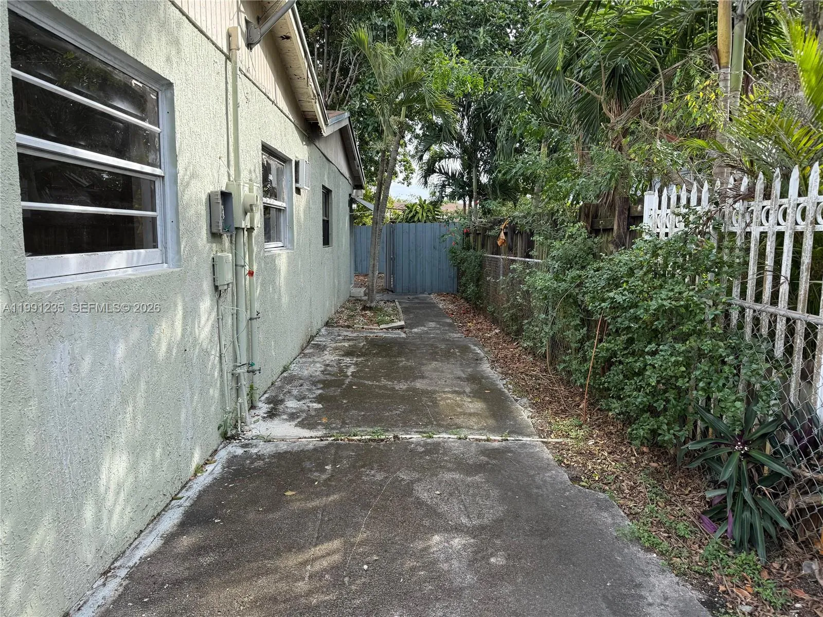 Second Unit Private Entrance