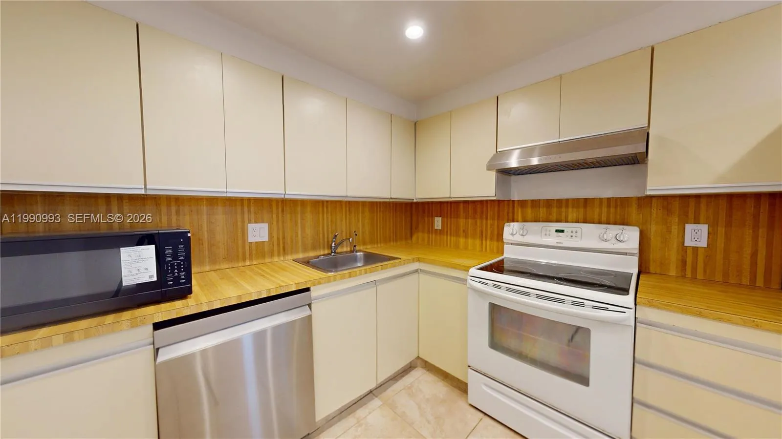 2500 Parkview Dr 1909, Hallandale Beach, Florida 3, Hallandale Beach, Florida 33009, 1 Bedroom Bedrooms, ,1 BathroomBathrooms,Residential Lease,For Rent,2500 Parkview Dr 1909, Hallandale Beach, Florida 3,A11990993