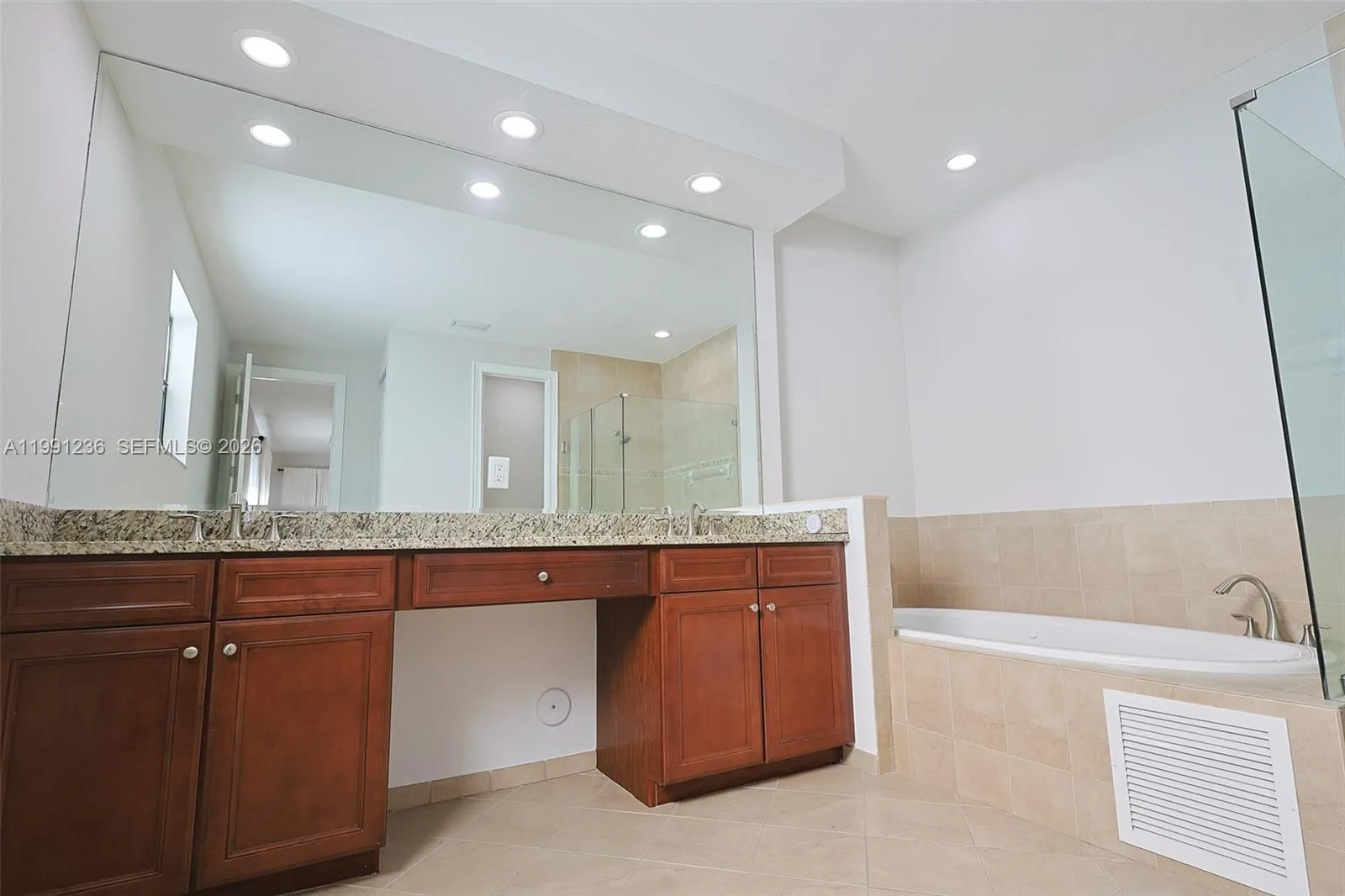 8800 Nw 98th Ct, Doral, Florida 33178, Doral, Florida 33178, 5 Bedrooms Bedrooms, ,4 BathroomsBathrooms,Residential Lease,For Rent,8800 Nw 98th Ct, Doral, Florida 33178,A11991236