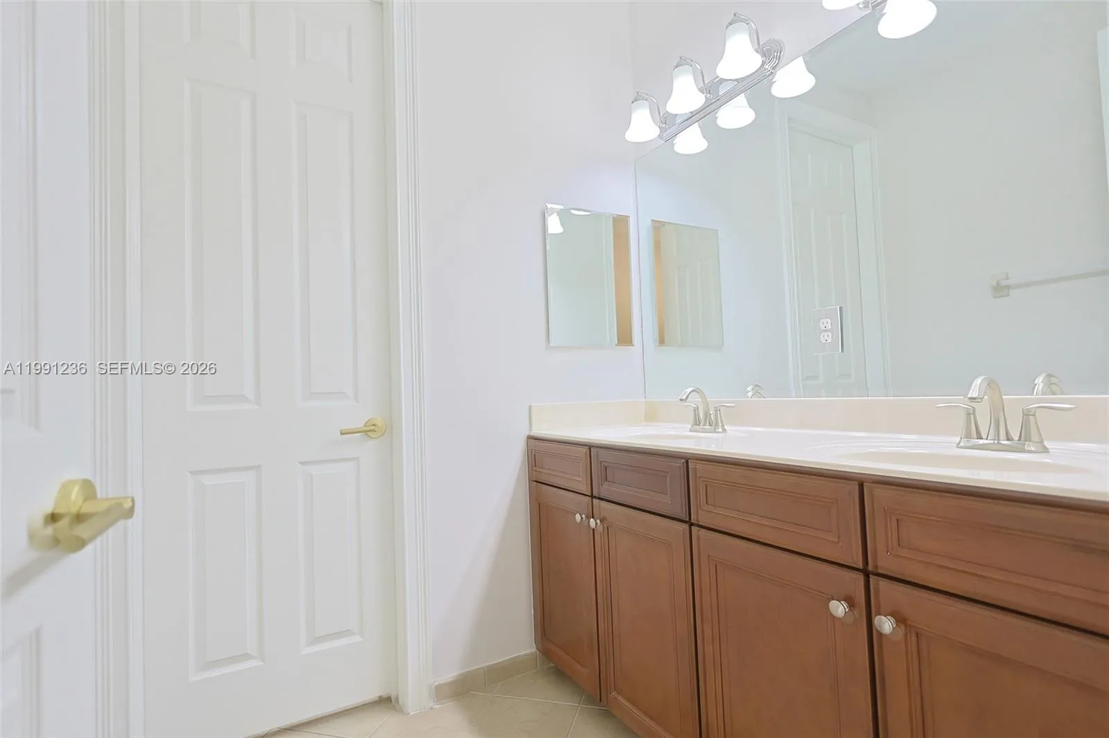 8800 Nw 98th Ct, Doral, Florida 33178, Doral, Florida 33178, 5 Bedrooms Bedrooms, ,4 BathroomsBathrooms,Residential Lease,For Rent,8800 Nw 98th Ct, Doral, Florida 33178,A11991236