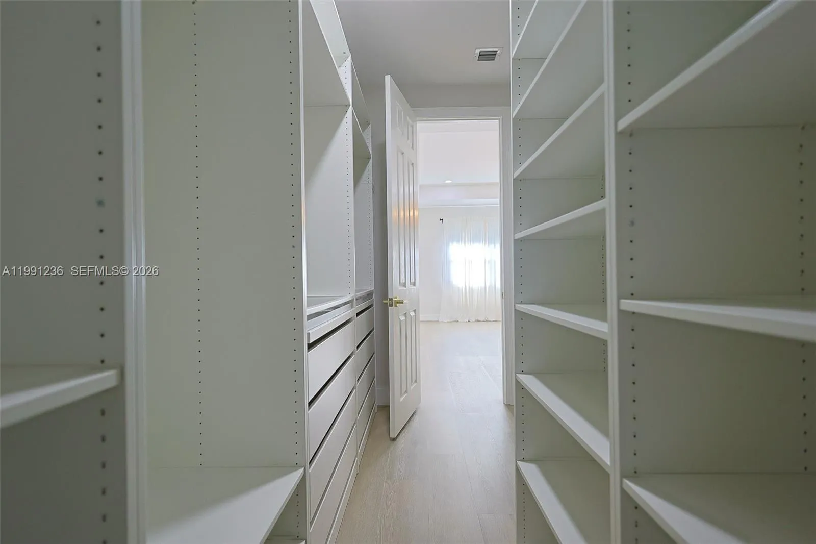 8800 Nw 98th Ct, Doral, Florida 33178, Doral, Florida 33178, 5 Bedrooms Bedrooms, ,4 BathroomsBathrooms,Residential Lease,For Rent,8800 Nw 98th Ct, Doral, Florida 33178,A11991236