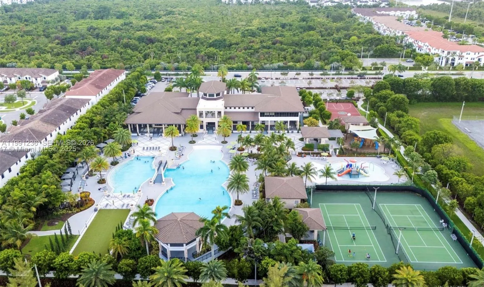 8800 Nw 98th Ct, Doral, Florida 33178, Doral, Florida 33178, 5 Bedrooms Bedrooms, ,4 BathroomsBathrooms,Residential Lease,For Rent,8800 Nw 98th Ct, Doral, Florida 33178,A11991236