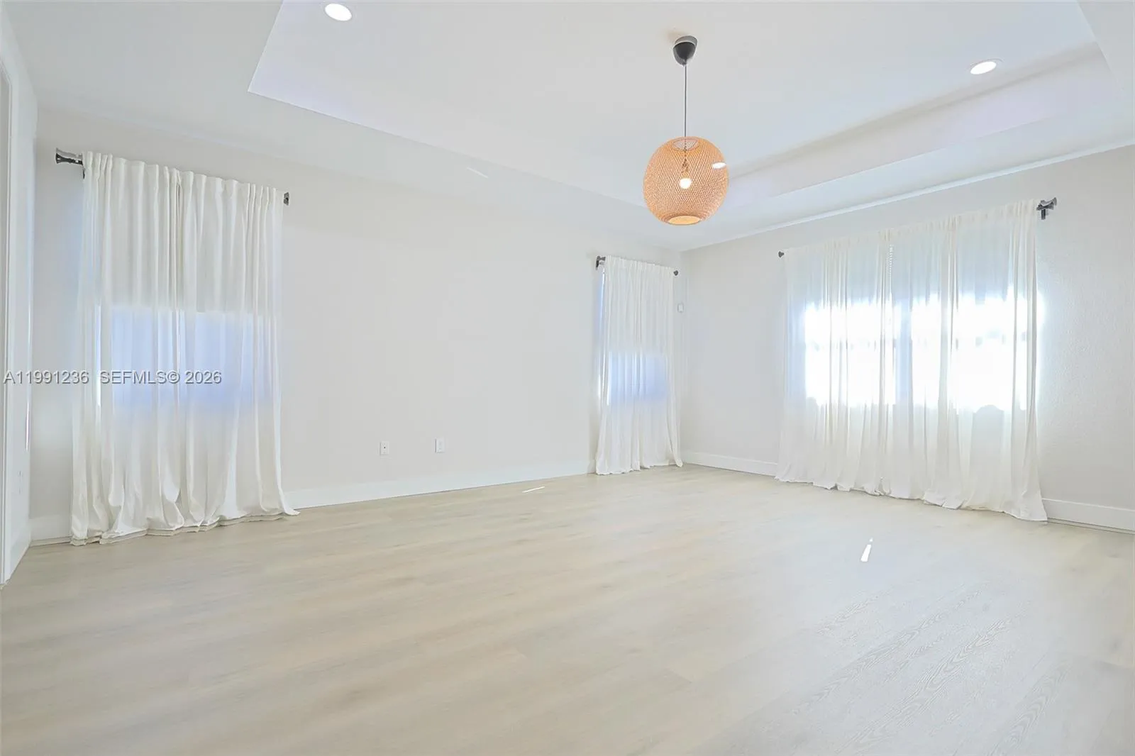 8800 Nw 98th Ct, Doral, Florida 33178, Doral, Florida 33178, 5 Bedrooms Bedrooms, ,4 BathroomsBathrooms,Residential Lease,For Rent,8800 Nw 98th Ct, Doral, Florida 33178,A11991236