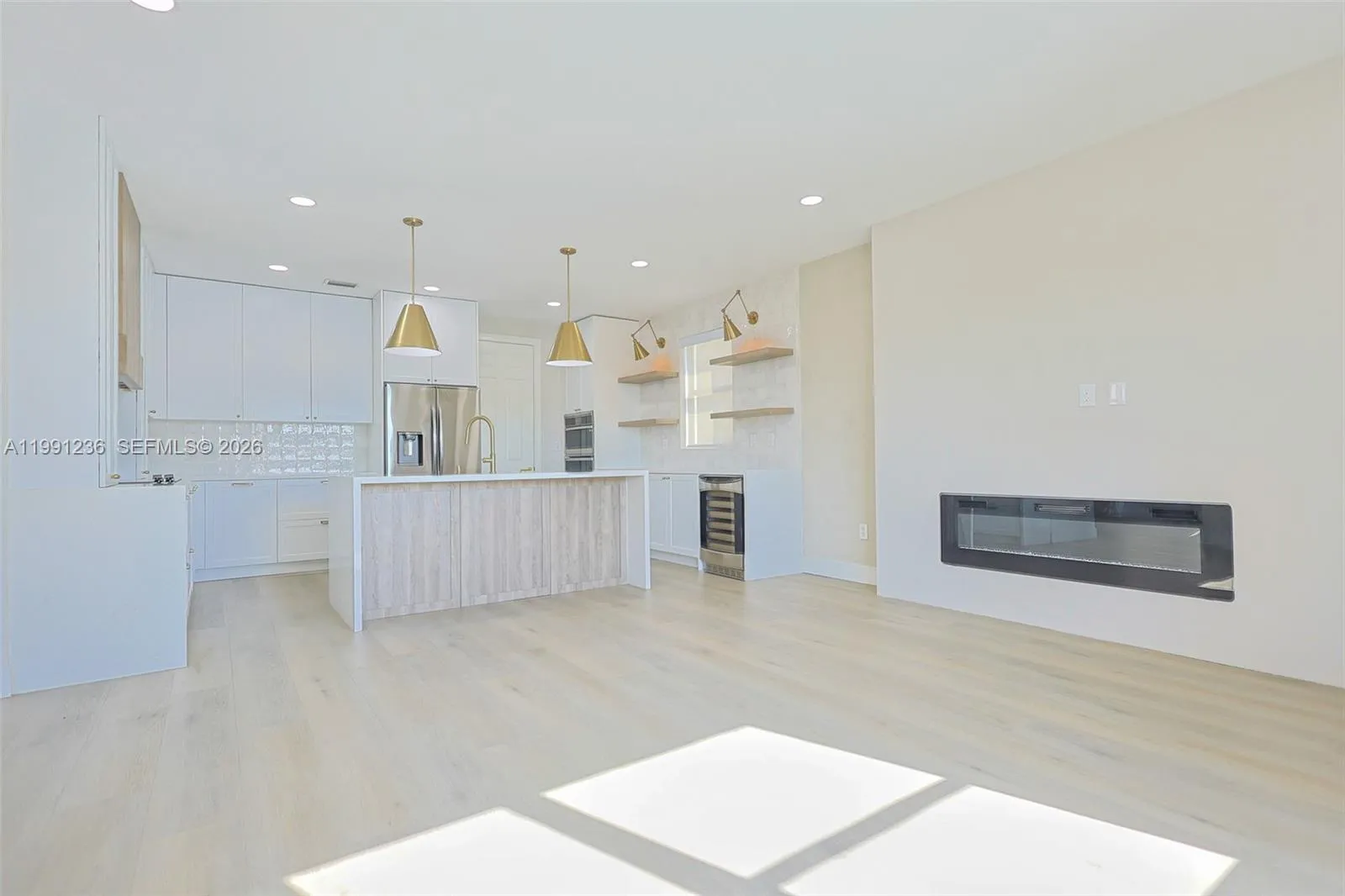 8800 Nw 98th Ct, Doral, Florida 33178, Doral, Florida 33178, 5 Bedrooms Bedrooms, ,4 BathroomsBathrooms,Residential Lease,For Rent,8800 Nw 98th Ct, Doral, Florida 33178,A11991236