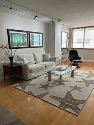5005 Collins Ave 423, Miami Beach, Florida 33140, Miami Beach, Florida 33140, 1 Bedroom Bedrooms, ,1 BathroomBathrooms,Residential Lease,For Rent,5005 Collins Ave 423, Miami Beach, Florida 33140,A11991283