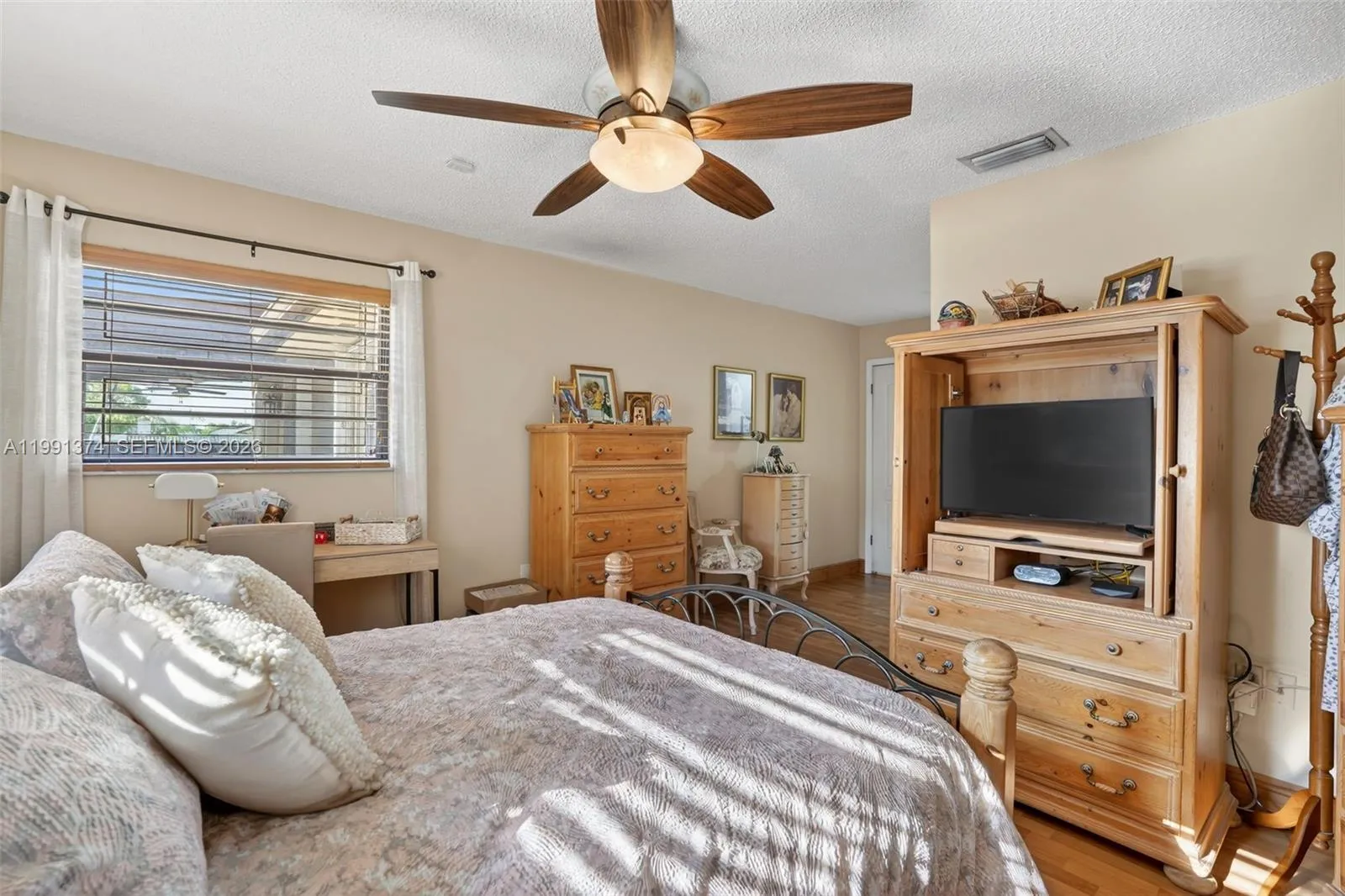 3381 Sw 140th Ave, Miami, Florida 33175, Miami, Florida 33175, 3 Bedrooms Bedrooms, ,2 BathroomsBathrooms,Residential,For Sale,3381 Sw 140th Ave, Miami, Florida 33175,A11991374