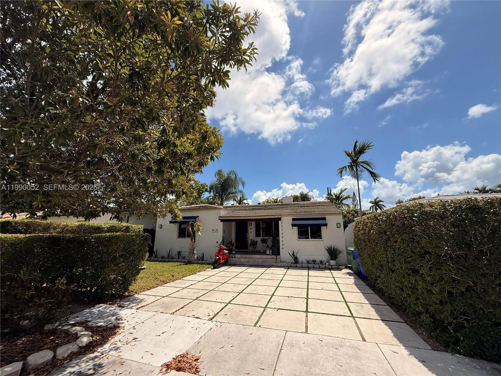 2260 Sw 25th St, Miami, Florida 33133, Miami, Florida 33133, 3 Bedrooms Bedrooms, ,2 BathroomsBathrooms,Residential,For Sale,2260 Sw 25th St, Miami, Florida 33133,A11990052