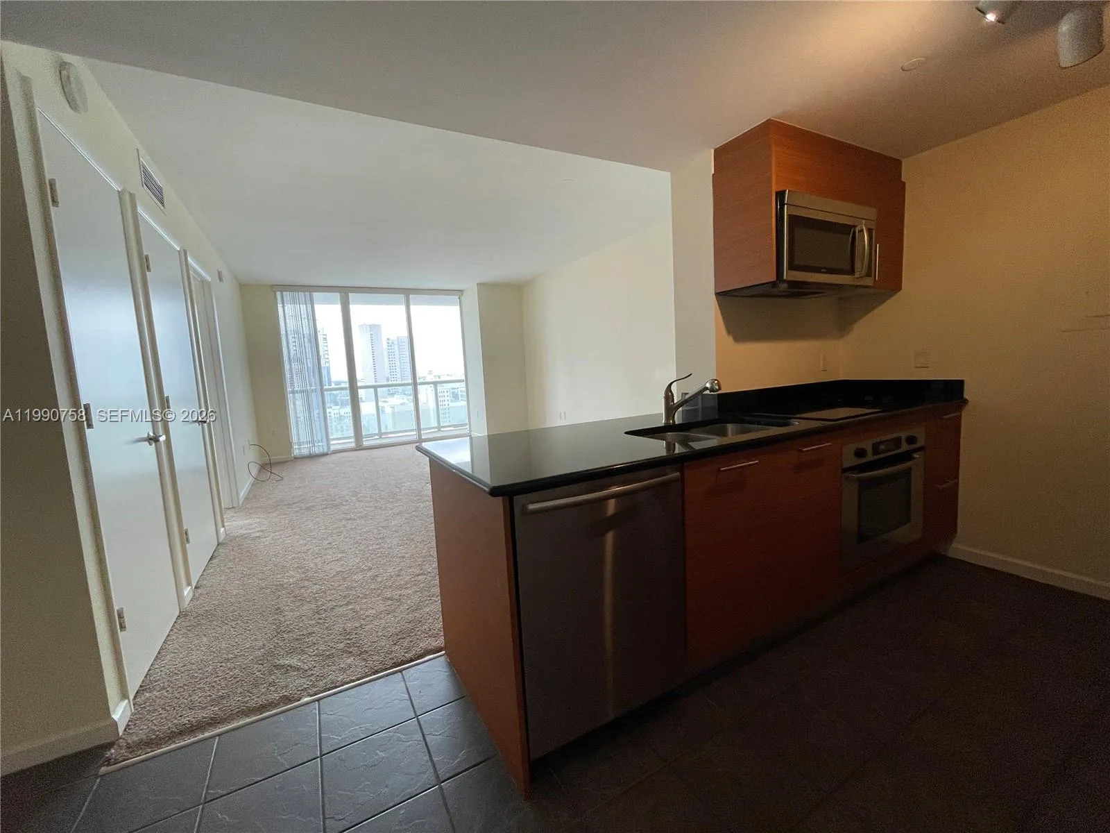 50 Biscayne Blvd 2205, Miami, Florida 33132, Miami, Florida 33132, 1 Bedroom Bedrooms, ,1 BathroomBathrooms,Residential,For Sale,50 Biscayne Blvd 2205, Miami, Florida 33132,A11990758