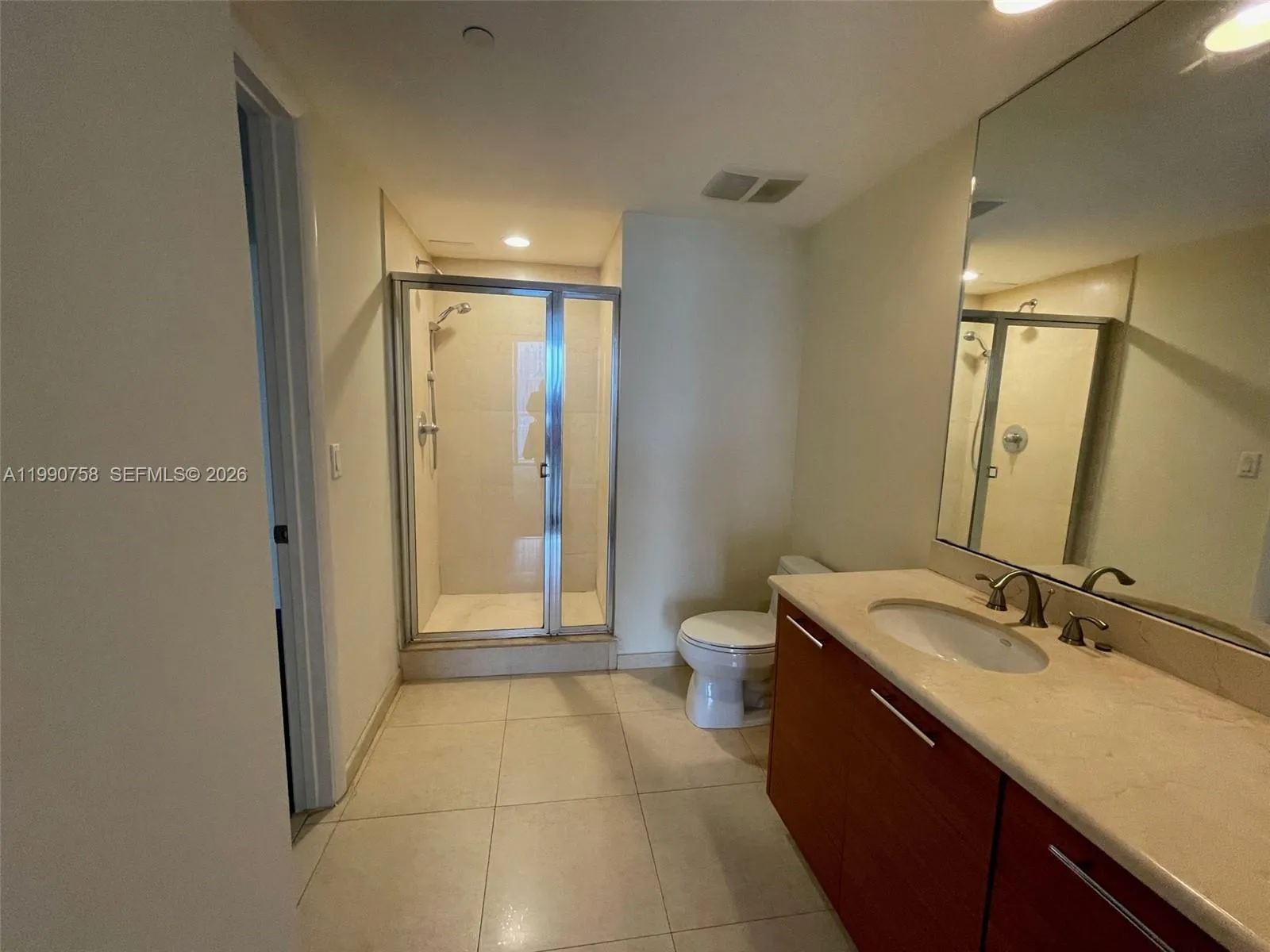 50 Biscayne Blvd 2205, Miami, Florida 33132, Miami, Florida 33132, 1 Bedroom Bedrooms, ,1 BathroomBathrooms,Residential,For Sale,50 Biscayne Blvd 2205, Miami, Florida 33132,A11990758