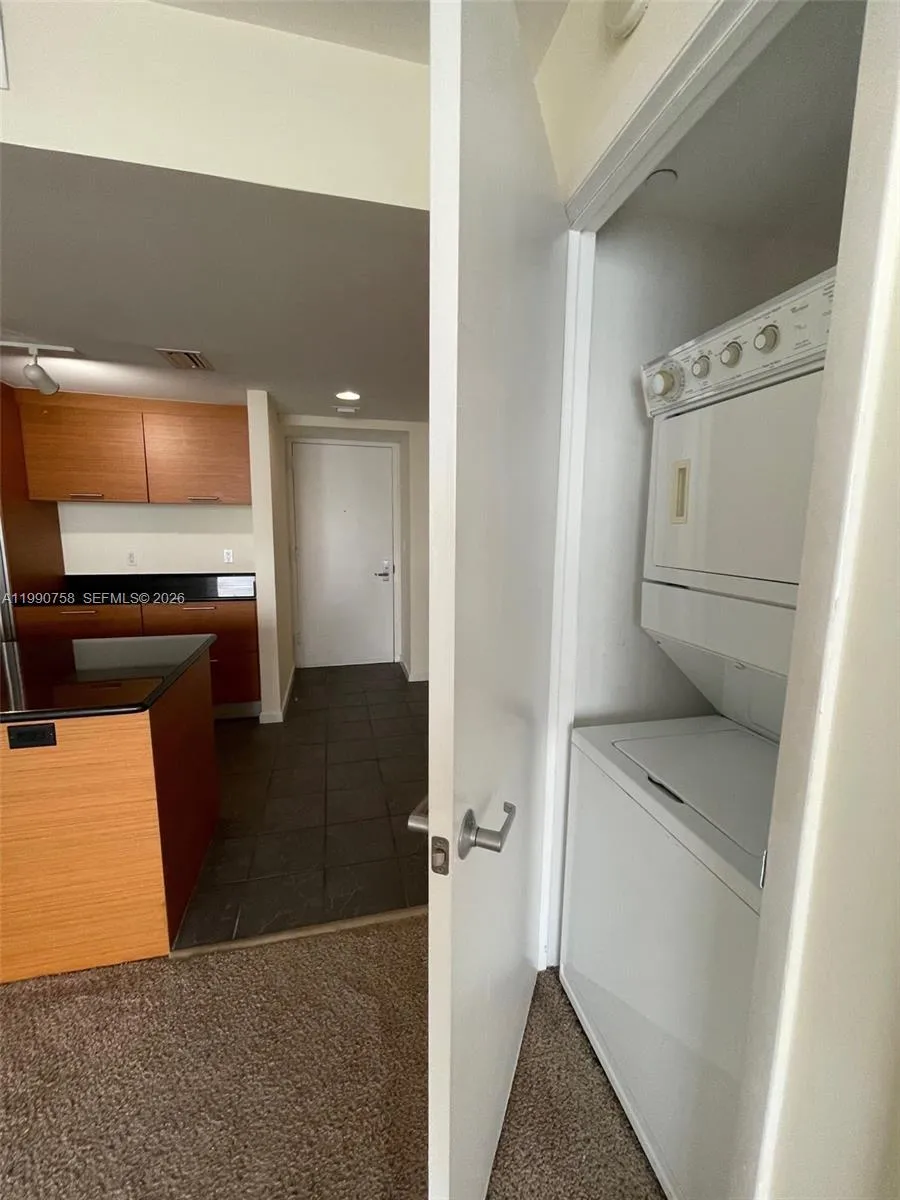 50 Biscayne Blvd 2205, Miami, Florida 33132, Miami, Florida 33132, 1 Bedroom Bedrooms, ,1 BathroomBathrooms,Residential,For Sale,50 Biscayne Blvd 2205, Miami, Florida 33132,A11990758