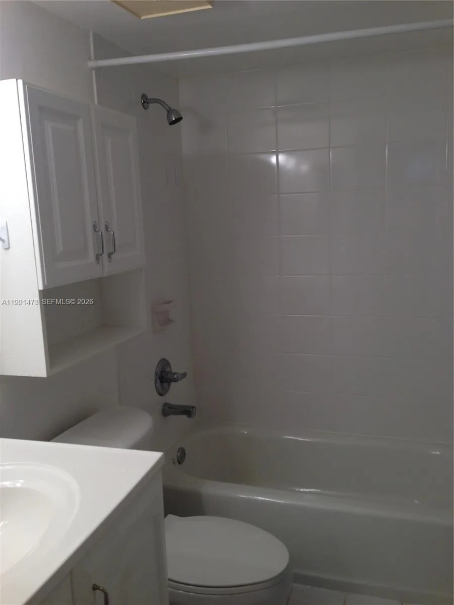 Miami, Florida 33175, 1 Bedroom Bedrooms, ,1 BathroomBathrooms,Residential Lease,For Rent,A11991473
