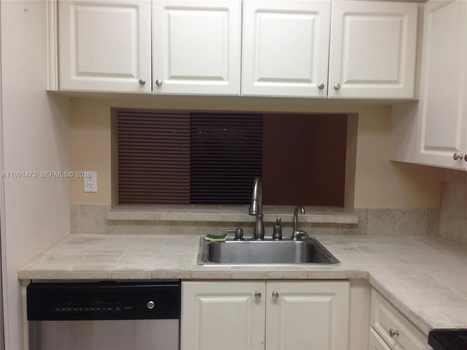 Miami, Florida 33175, 1 Bedroom Bedrooms, ,1 BathroomBathrooms,Residential Lease,For Rent,A11991473