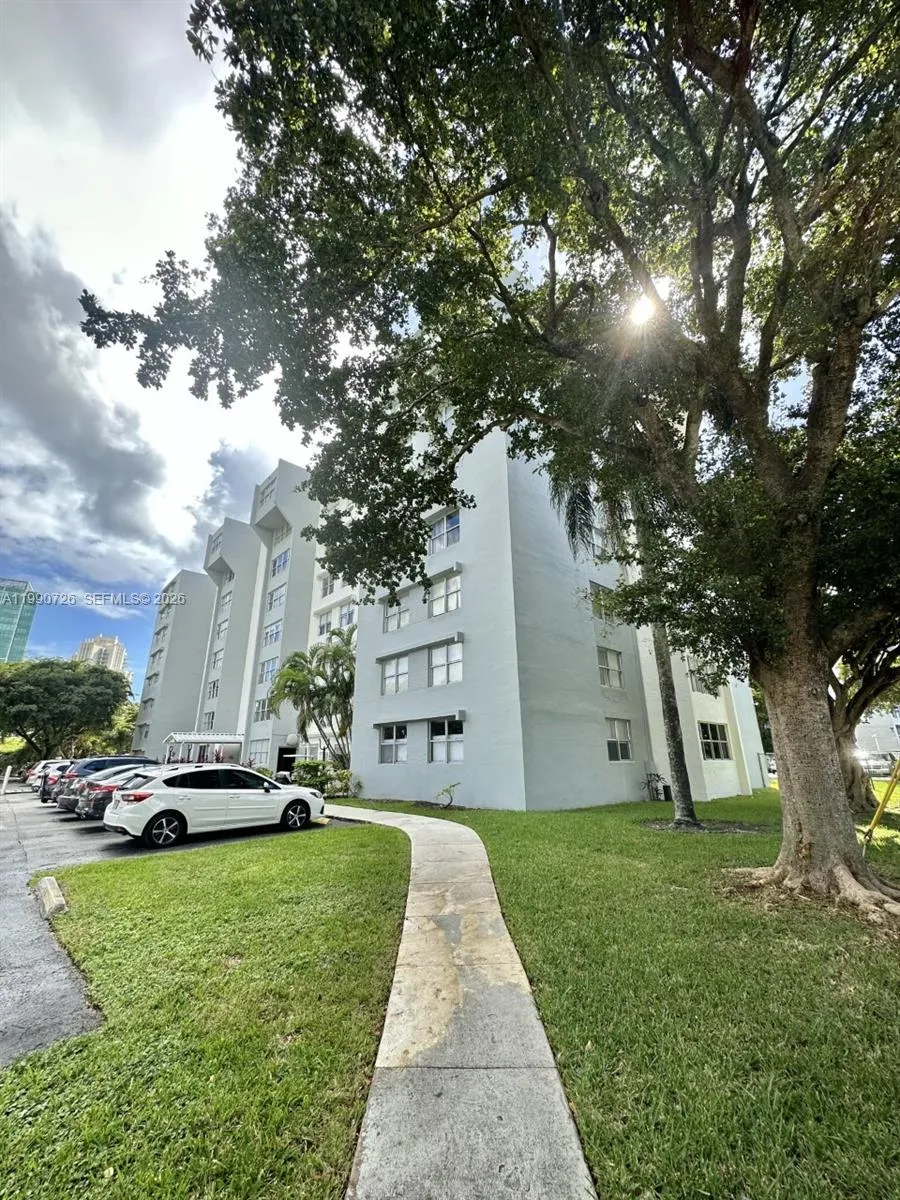 9001 Sw 77th Ave C604, Miami, Florida 33156, Miami, Florida 33156, 1 Bedroom Bedrooms, ,1 BathroomBathrooms,Residential,For Sale,9001 Sw 77th Ave C604, Miami, Florida 33156,A11990726