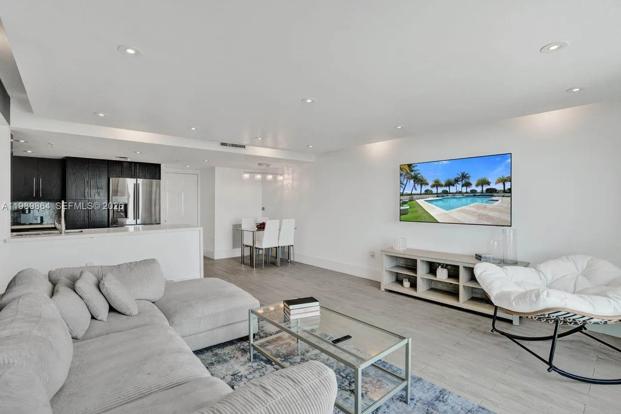 3000 Coral Way 1114, Miami, Florida 33145, Miami, Florida 33145, 2 Bedrooms Bedrooms, ,2 BathroomsBathrooms,Residential,For Sale,3000 Coral Way 1114, Miami, Florida 33145,A11989864