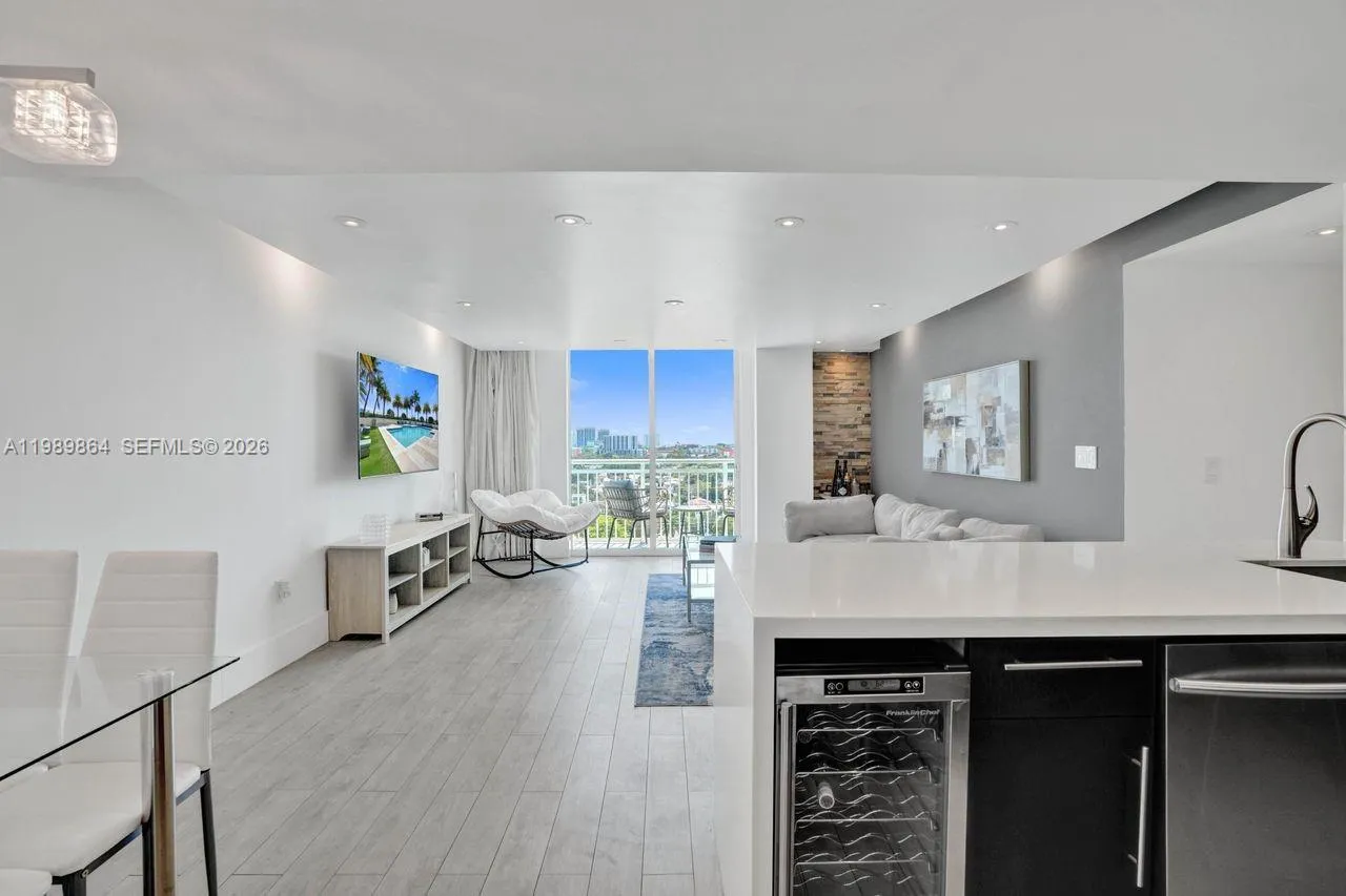 3000 Coral Way 1114, Miami, Florida 33145, Miami, Florida 33145, 2 Bedrooms Bedrooms, ,2 BathroomsBathrooms,Residential,For Sale,3000 Coral Way 1114, Miami, Florida 33145,A11989864