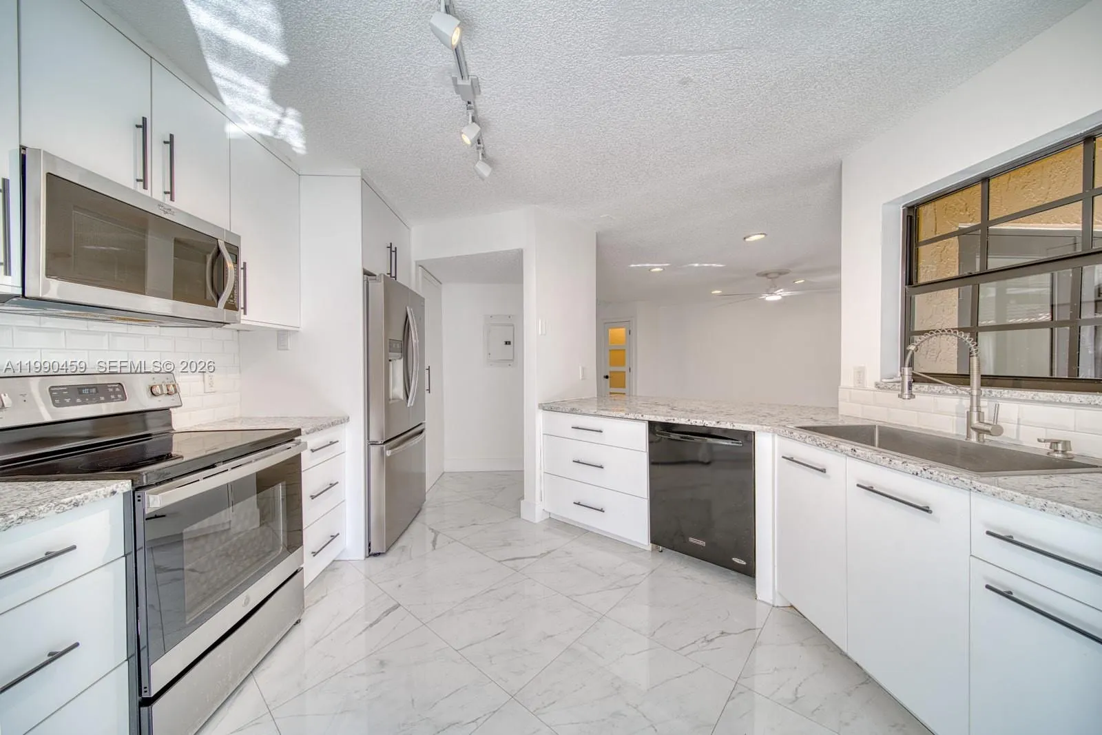 9151 W Sunrise Blvd, Plantation, Florida 33322, Plantation, Florida 33322, 3 Bedrooms Bedrooms, ,2 BathroomsBathrooms,Residential,For Sale,9151 W Sunrise Blvd, Plantation, Florida 33322,A11990459