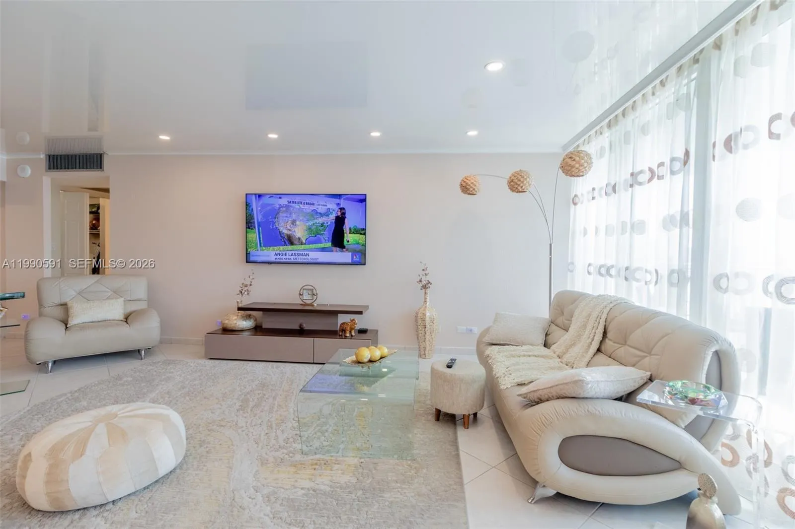 301 174 2417, Sunny Isles Beach, Florida 33160, Sunny Isles Beach, Florida 33160, 2 Bedrooms Bedrooms, ,2 BathroomsBathrooms,Residential,For Sale,301 174 2417, Sunny Isles Beach, Florida 33160,A11990591