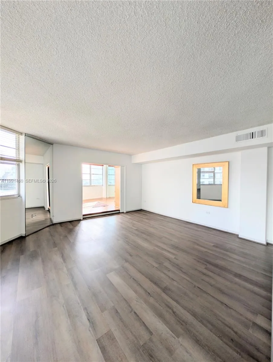 905 Brickell Bay Dr 531, Miami, Florida 33131, Miami, Florida 33131, 2 Bedrooms Bedrooms, ,2 BathroomsBathrooms,Residential Lease,For Rent,905 Brickell Bay Dr 531, Miami, Florida 33131,A11991460