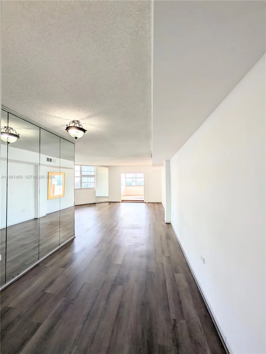 905 Brickell Bay Dr 531, Miami, Florida 33131, Miami, Florida 33131, 2 Bedrooms Bedrooms, ,2 BathroomsBathrooms,Residential Lease,For Rent,905 Brickell Bay Dr 531, Miami, Florida 33131,A11991460