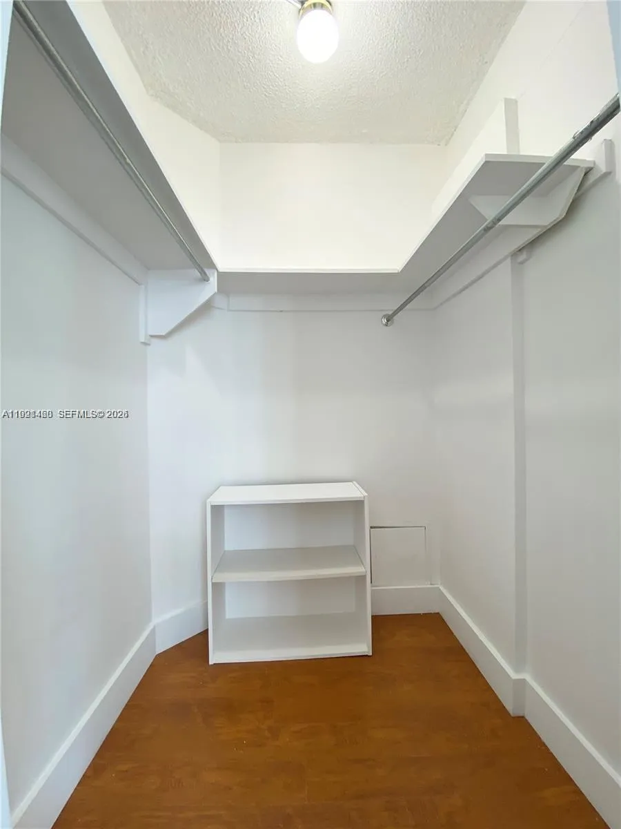 905 Brickell Bay Dr 531, Miami, Florida 33131, Miami, Florida 33131, 2 Bedrooms Bedrooms, ,2 BathroomsBathrooms,Residential Lease,For Rent,905 Brickell Bay Dr 531, Miami, Florida 33131,A11991460