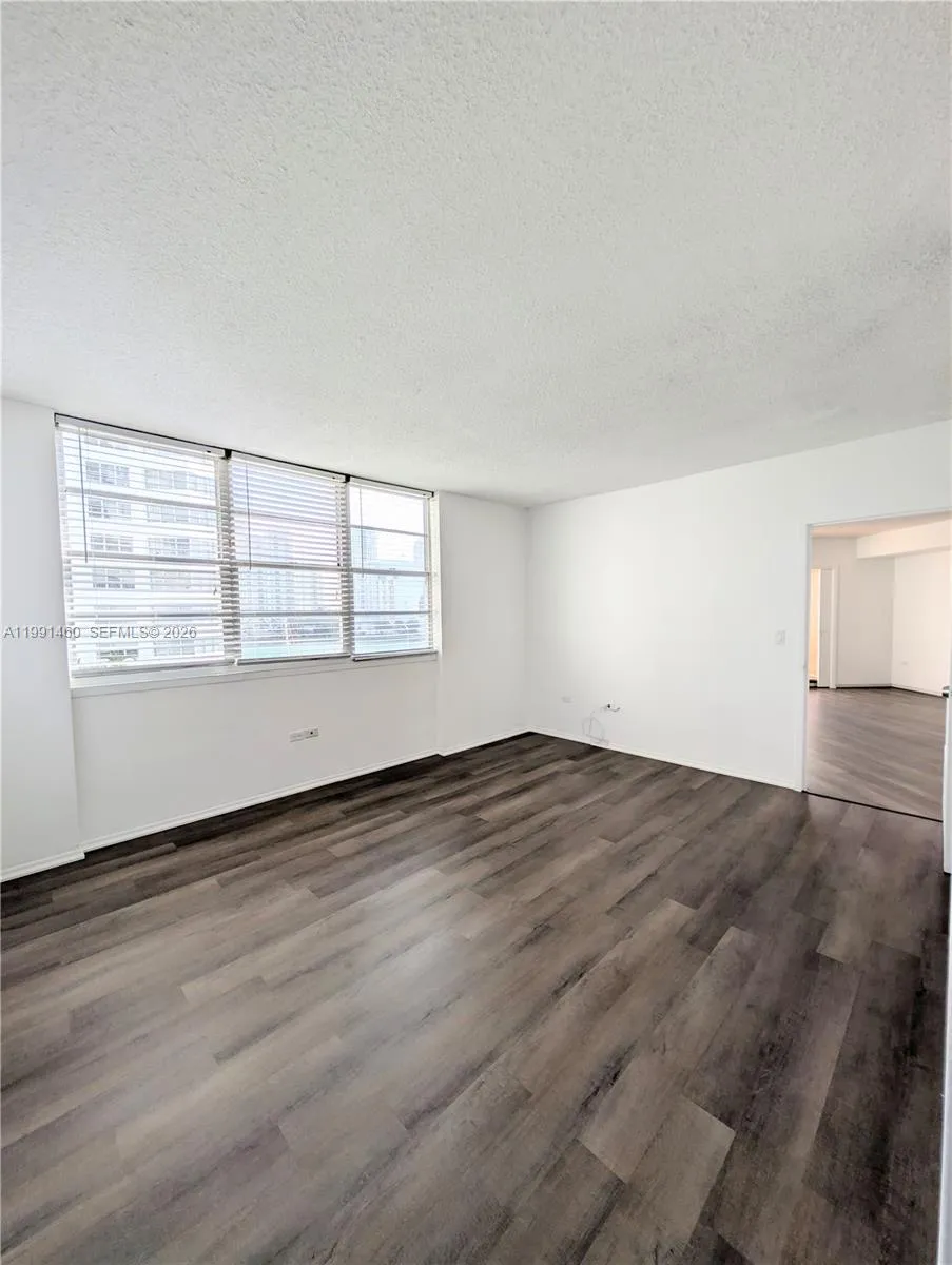 905 Brickell Bay Dr 531, Miami, Florida 33131, Miami, Florida 33131, 2 Bedrooms Bedrooms, ,2 BathroomsBathrooms,Residential Lease,For Rent,905 Brickell Bay Dr 531, Miami, Florida 33131,A11991460