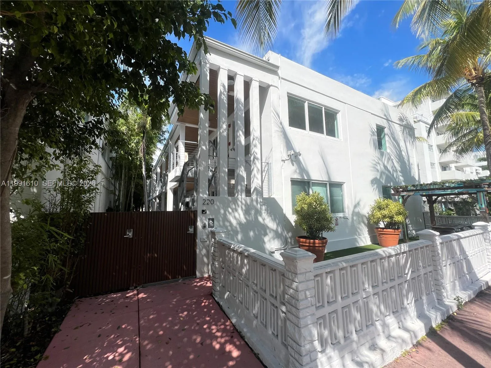 220 Collins Ave 3a, Miami Beach, Florida 33139, Miami Beach, Florida 33139, ,1 BathroomBathrooms,Residential Lease,For Rent,220 Collins Ave 3a, Miami Beach, Florida 33139,A11991610