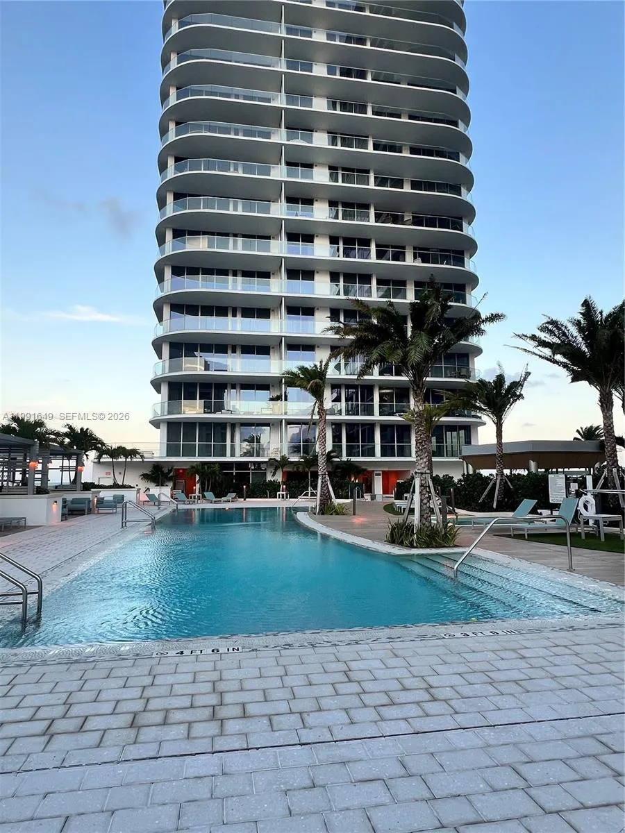 Center pool