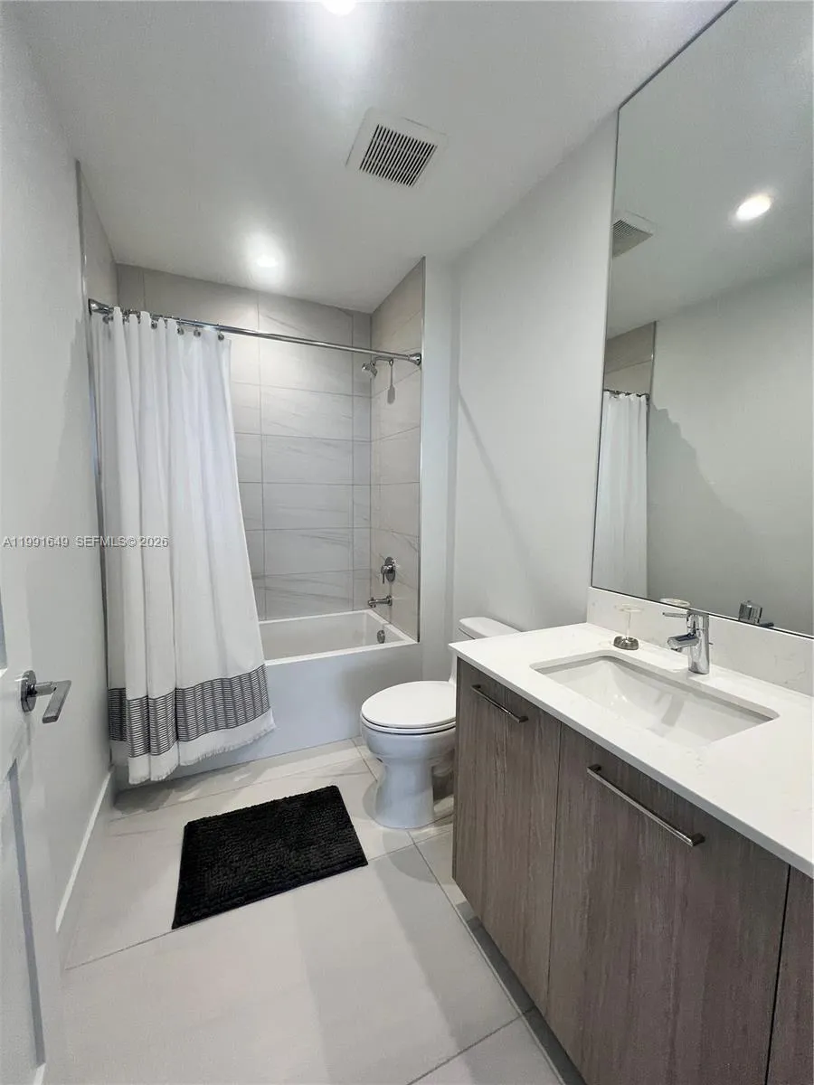 153 N Seabreeze Blvd 1703, Fort Lauderdale, Florid, Fort Lauderdale, Florida 33304, 2 Bedrooms Bedrooms, ,2 BathroomsBathrooms,Residential Lease,For Rent,153 N Seabreeze Blvd 1703, Fort Lauderdale, Florid,A11991649