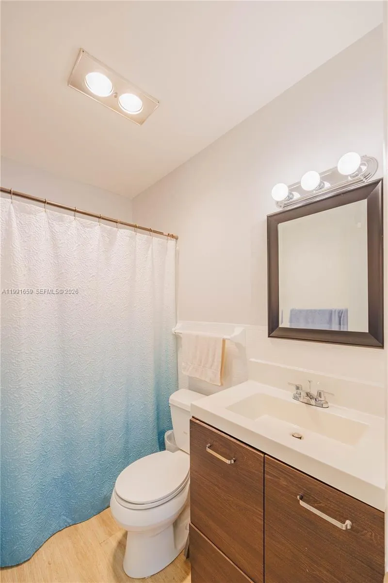 2300 Park Ln 203, Hollywood, Florida 33021, Hollywood, Florida 33021, 1 Bedroom Bedrooms, ,1 BathroomBathrooms,Residential,For Sale,2300 Park Ln 203, Hollywood, Florida 33021,A11991659