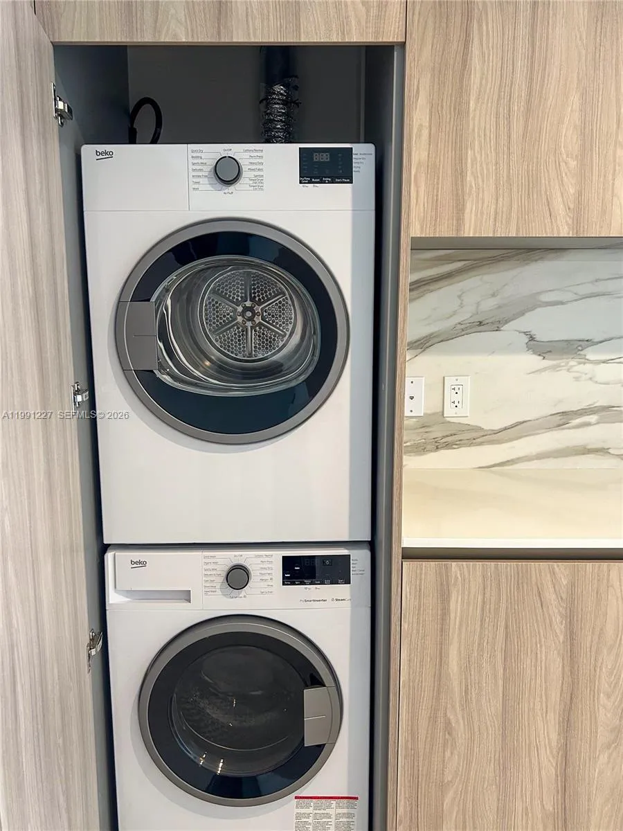 77 Se 5th 3614, Miami, Florida 33131, Miami, Florida 33131, 1 Bedroom Bedrooms, ,1 BathroomBathrooms,Residential,For Sale,77 Se 5th 3614, Miami, Florida 33131,A11991227