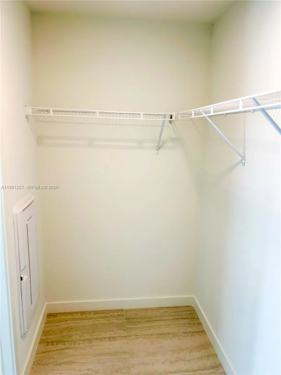 77 Se 5th 3614, Miami, Florida 33131, Miami, Florida 33131, 1 Bedroom Bedrooms, ,1 BathroomBathrooms,Residential,For Sale,77 Se 5th 3614, Miami, Florida 33131,A11991227