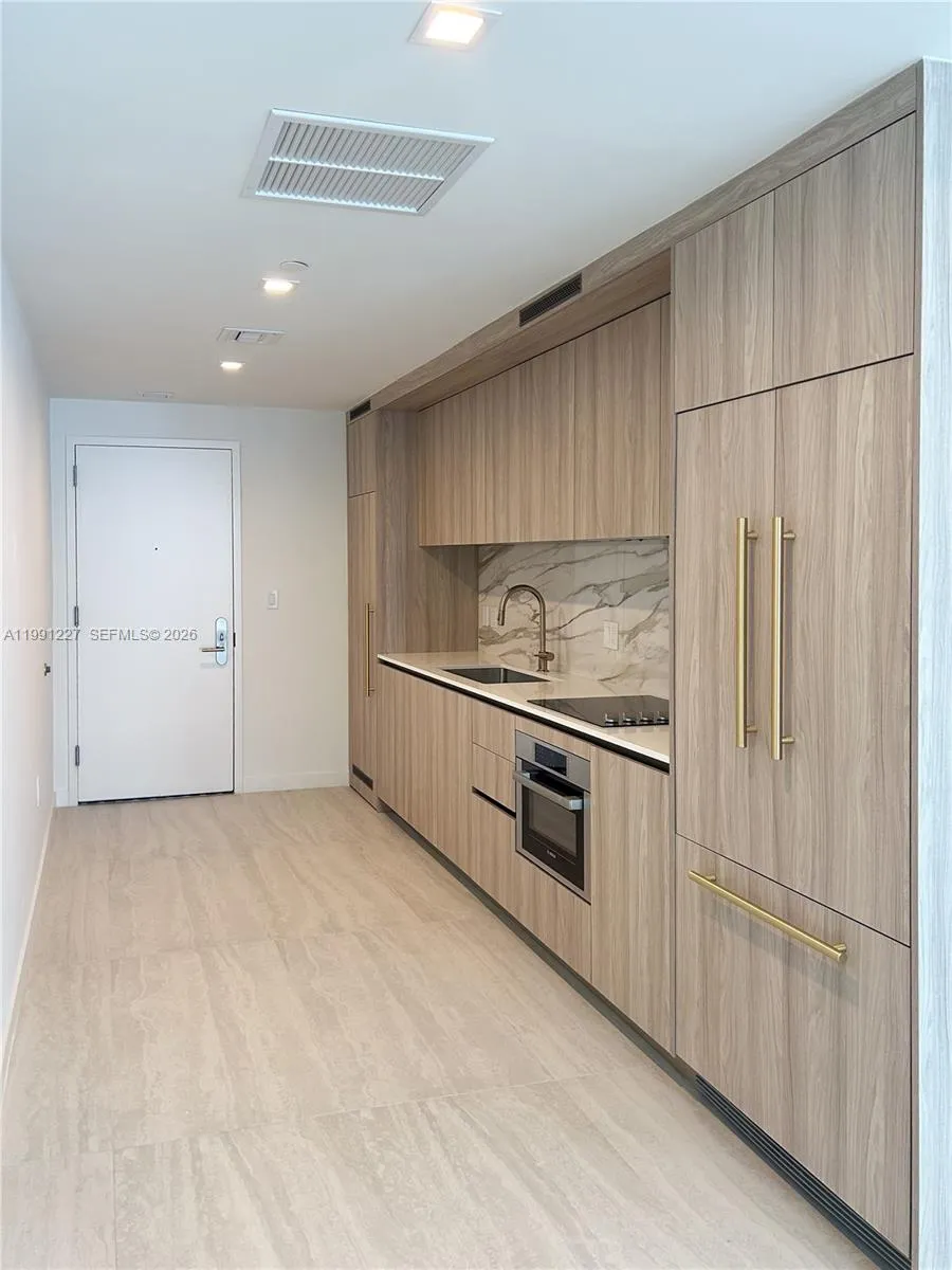 77 Se 5th 3614, Miami, Florida 33131, Miami, Florida 33131, 1 Bedroom Bedrooms, ,1 BathroomBathrooms,Residential,For Sale,77 Se 5th 3614, Miami, Florida 33131,A11991227