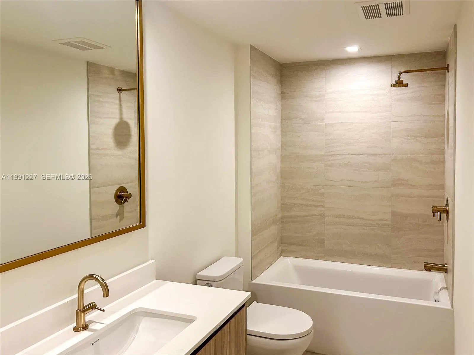 77 Se 5th 3614, Miami, Florida 33131, Miami, Florida 33131, 1 Bedroom Bedrooms, ,1 BathroomBathrooms,Residential,For Sale,77 Se 5th 3614, Miami, Florida 33131,A11991227