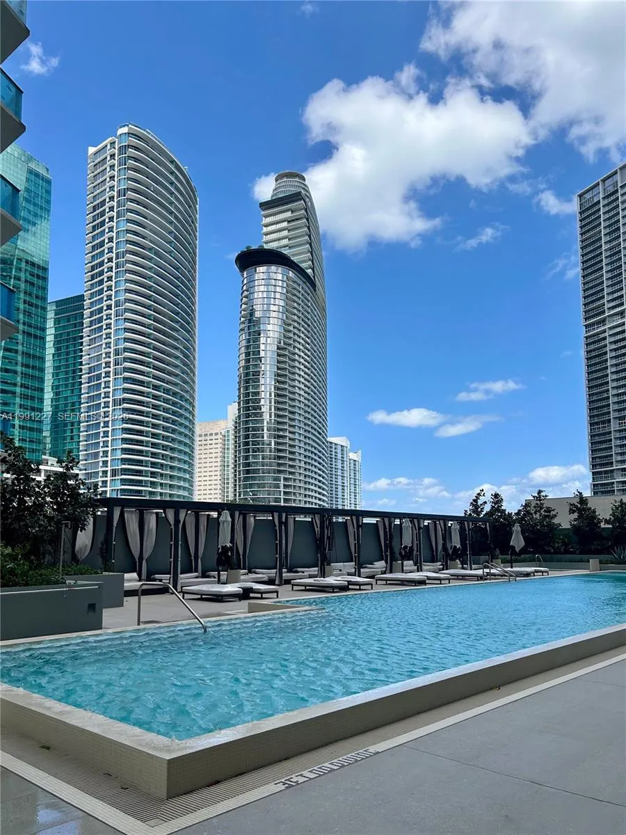 77 Se 5th 3614, Miami, Florida 33131, Miami, Florida 33131, 1 Bedroom Bedrooms, ,1 BathroomBathrooms,Residential,For Sale,77 Se 5th 3614, Miami, Florida 33131,A11991227