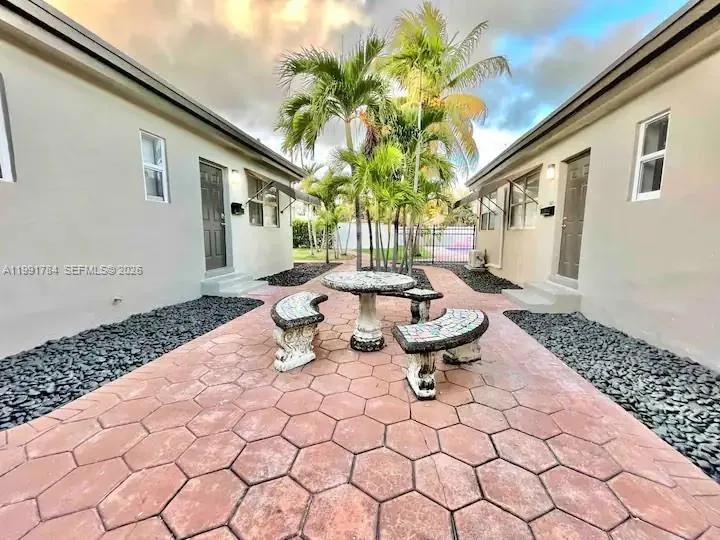 1925 Dewey St, Hollywood, Florida 33020, Hollywood, Florida 33020, ,Residential Income,For Sale,1925 Dewey St, Hollywood, Florida 33020,A11991784