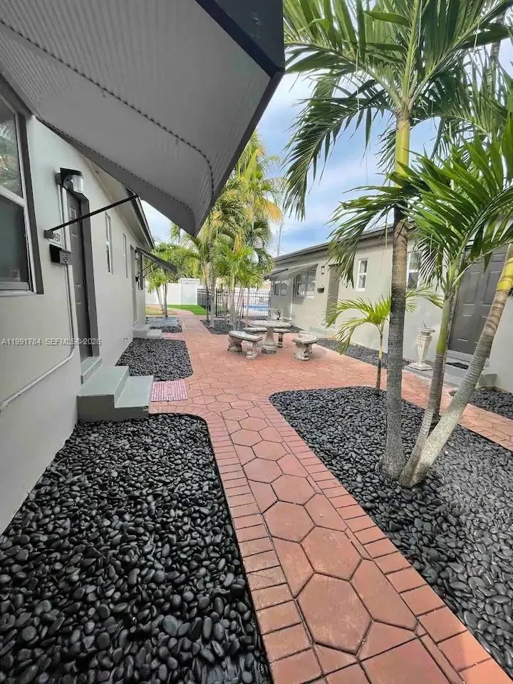 1925 Dewey St, Hollywood, Florida 33020, Hollywood, Florida 33020, ,Residential Income,For Sale,1925 Dewey St, Hollywood, Florida 33020,A11991784
