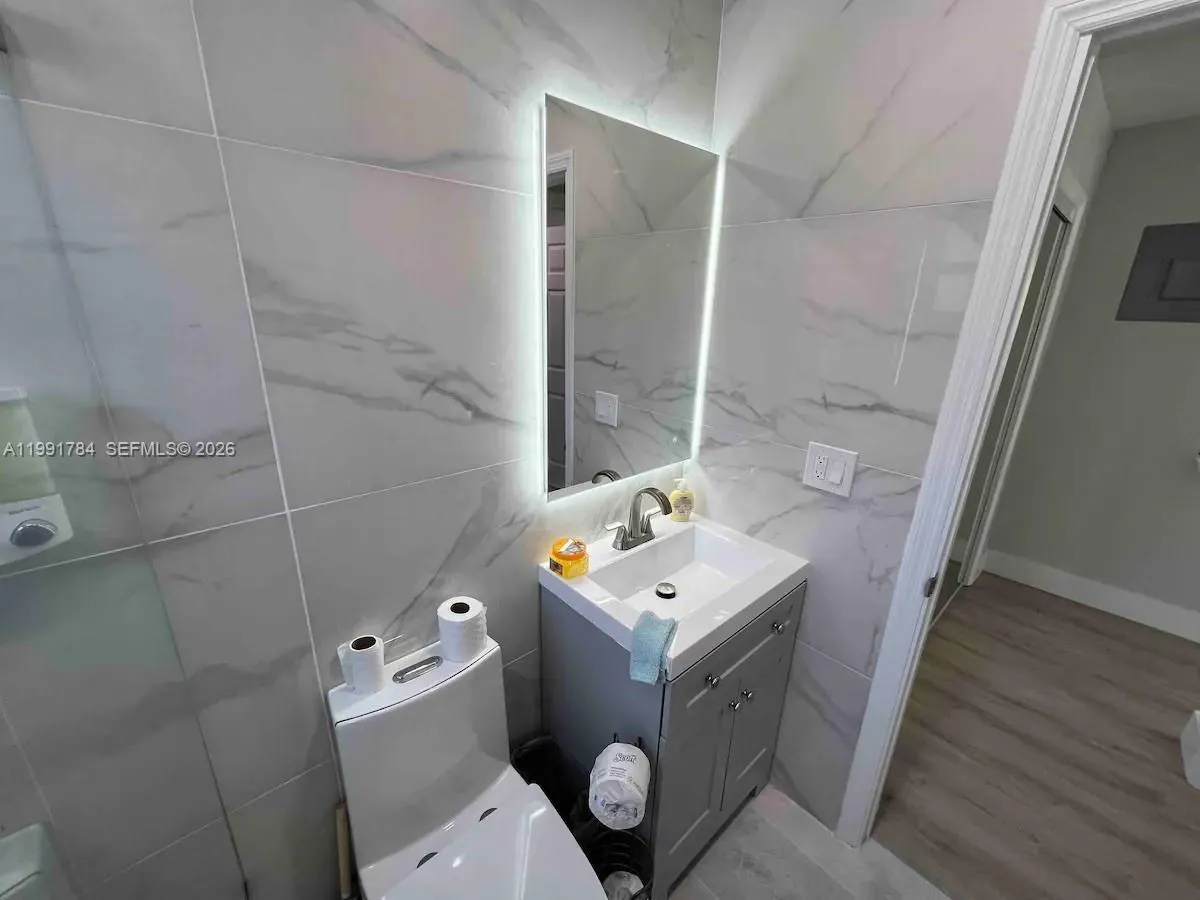 1925 Dewey St, Hollywood, Florida 33020, Hollywood, Florida 33020, ,Residential Income,For Sale,1925 Dewey St, Hollywood, Florida 33020,A11991784